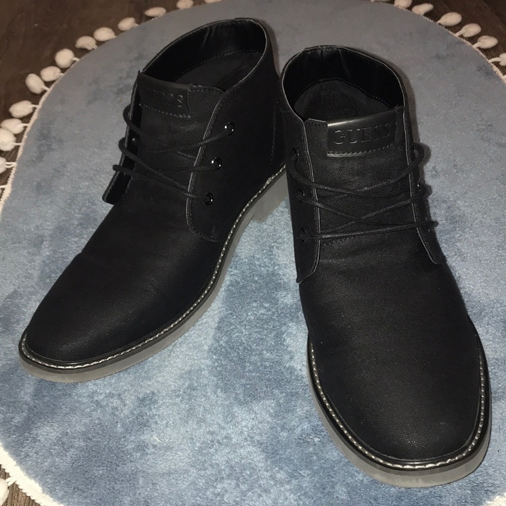 GUESS Men’s JENCE Oxford
